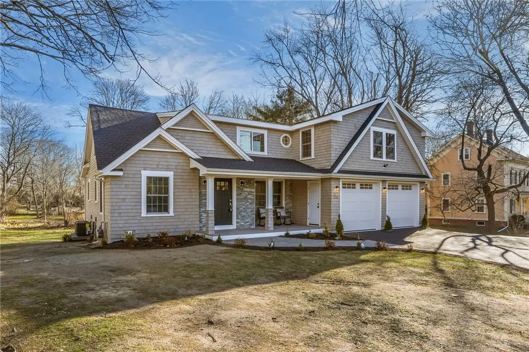 216 Washington Rd, Barrington