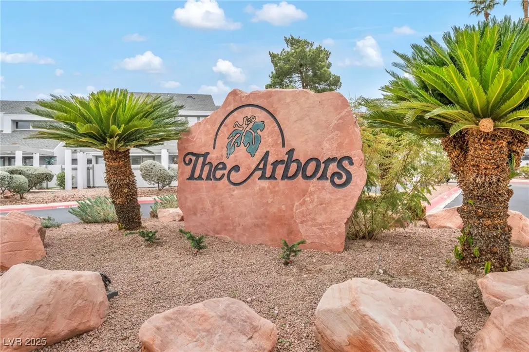 Photo of Listing #2743313