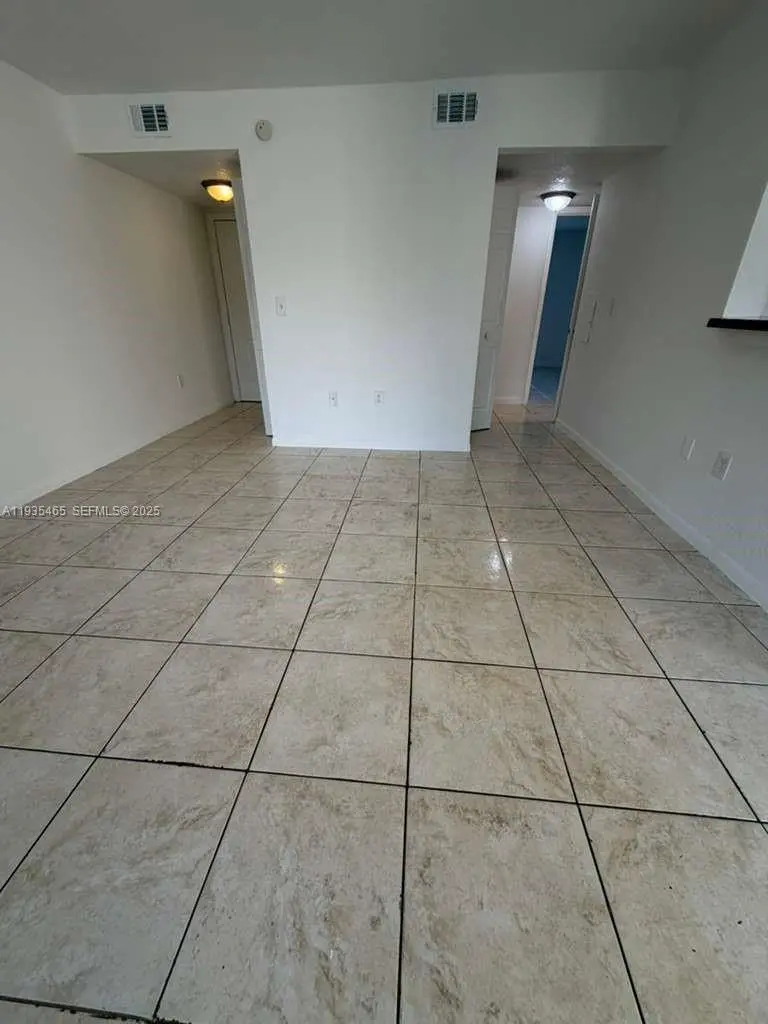 Photo of Listing #A11935465