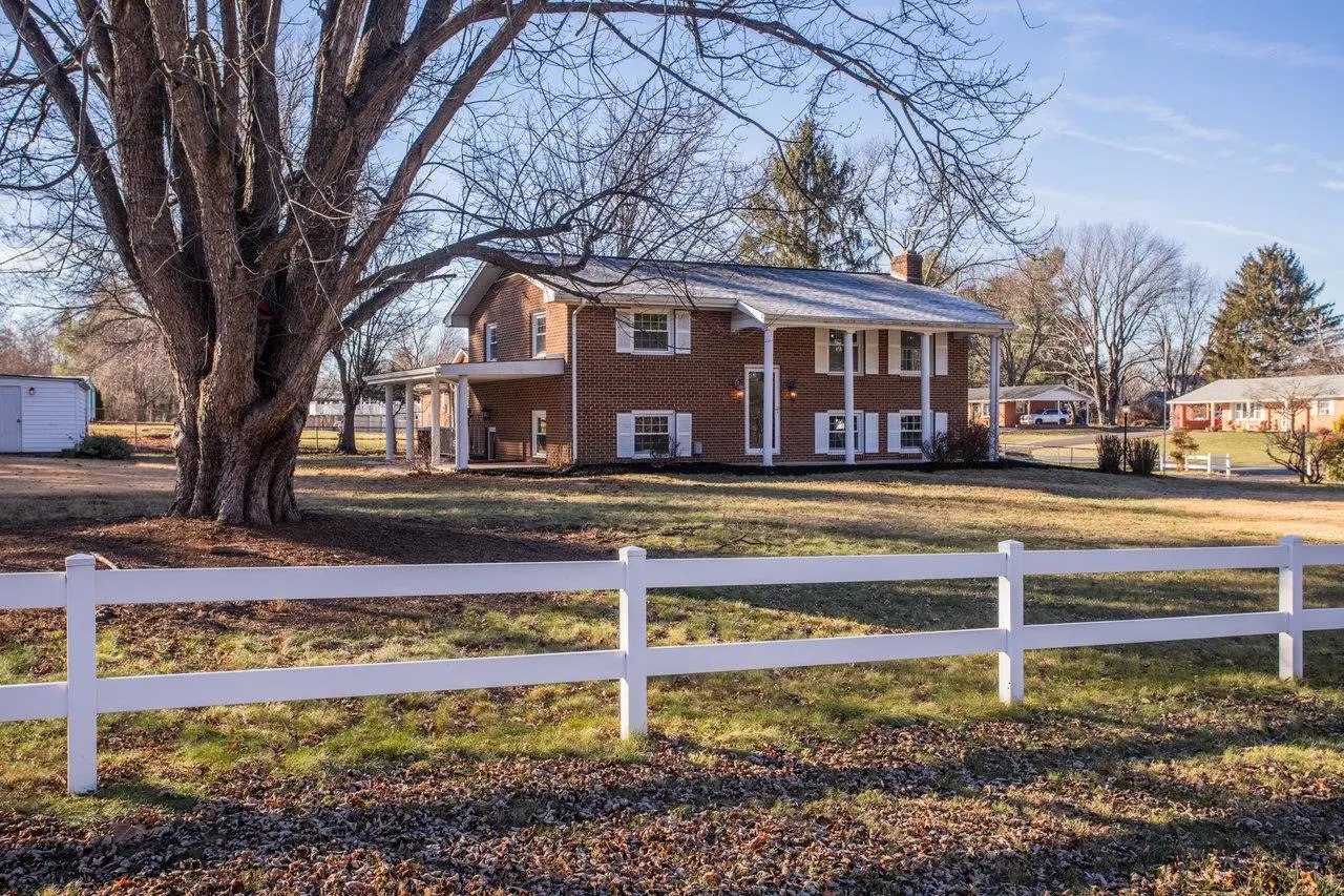 12 Essex Rd, Grottoes