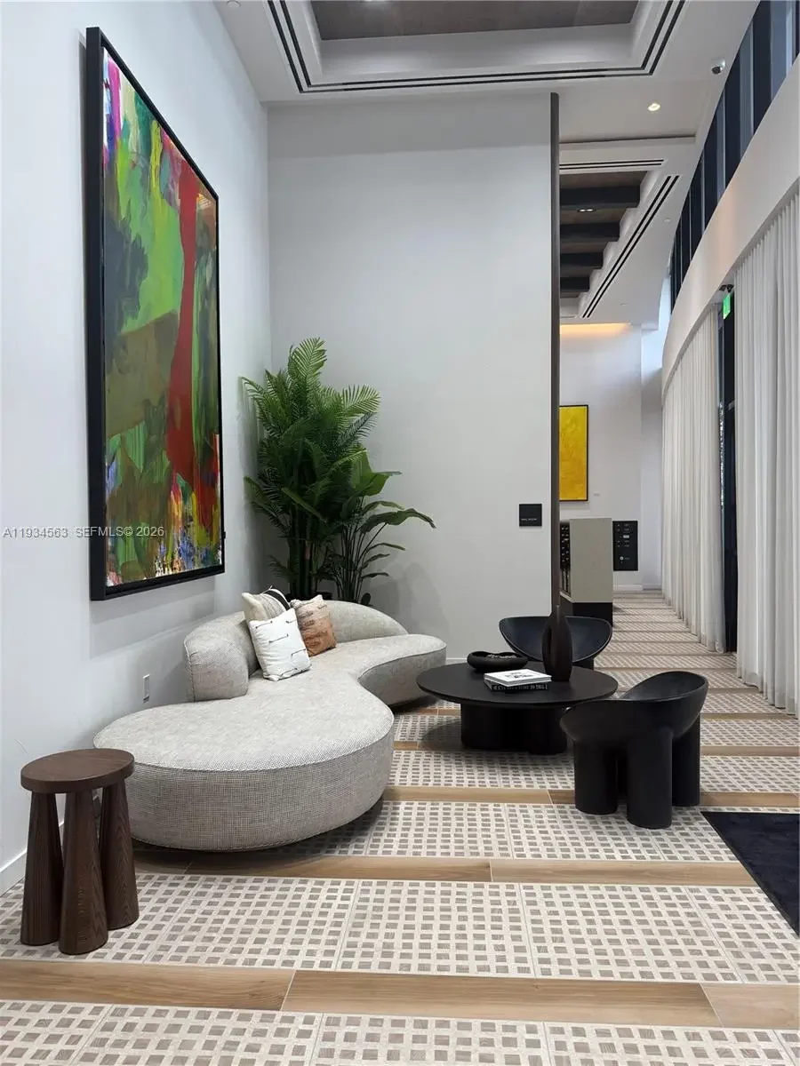 Photo of Listing #A11934563