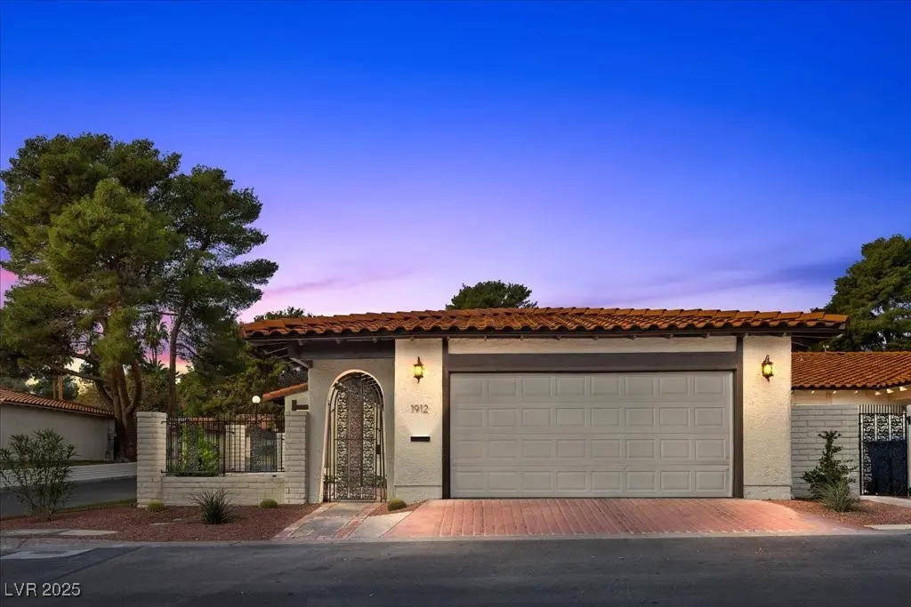 Photo of Listing #2743354