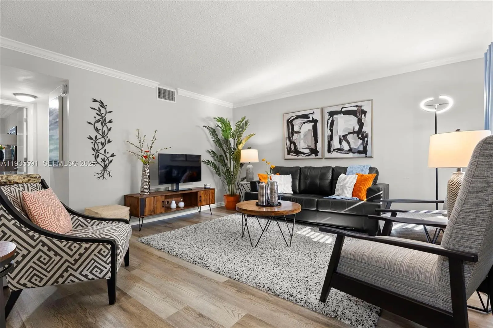 Photo of Listing #A11935591