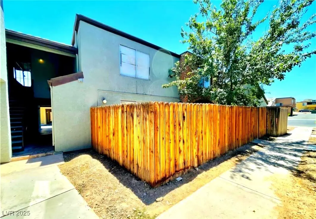 Photo of Listing #2743115