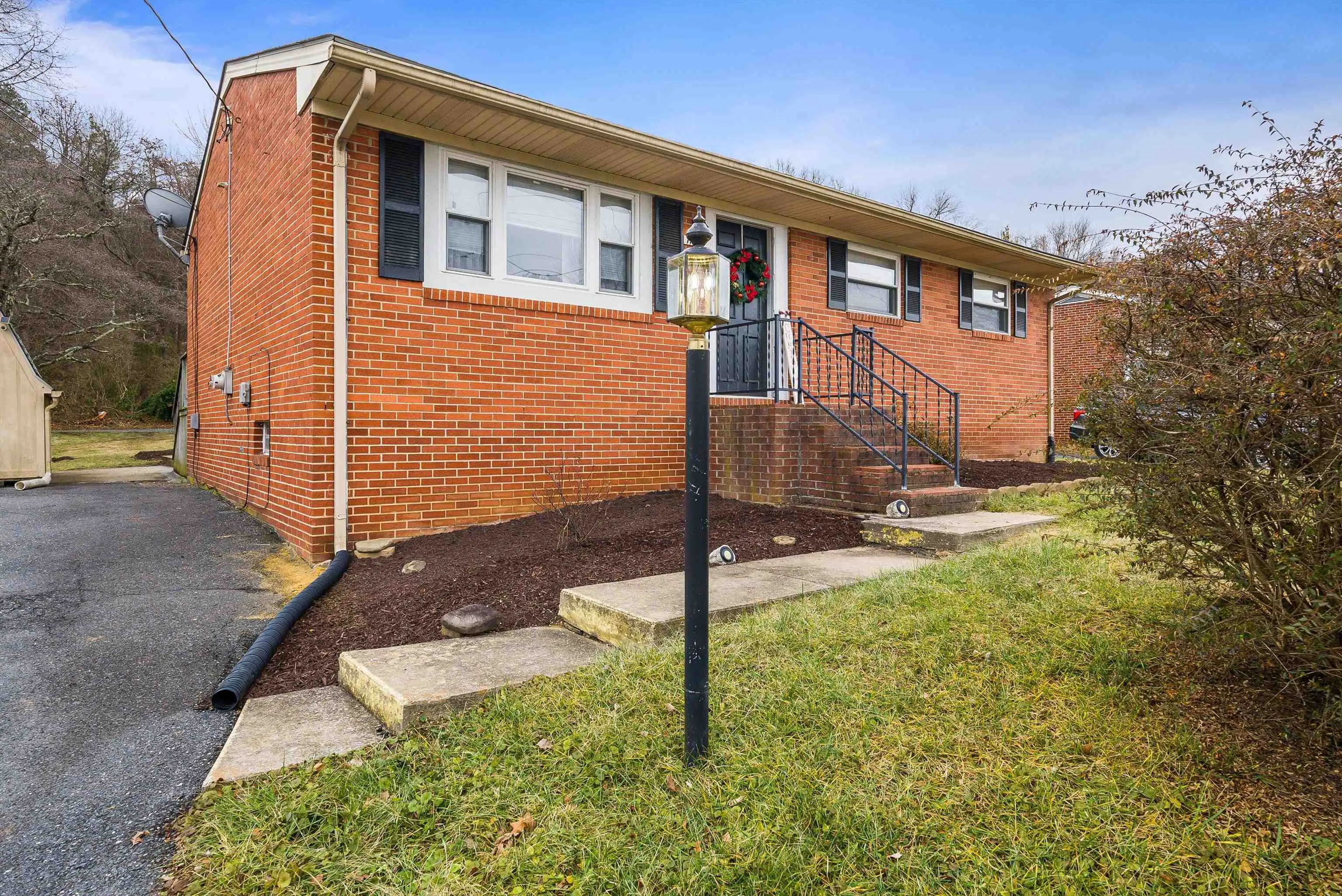 1124 Winchester Ave S, Waynesboro