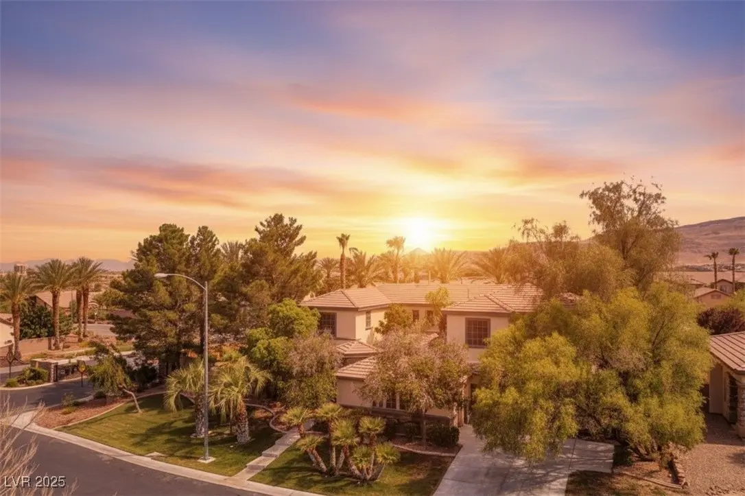 Photo of Listing #2743303