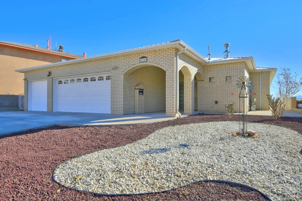 5136 Lomas De Atrisco Road Nw, Albuquerque