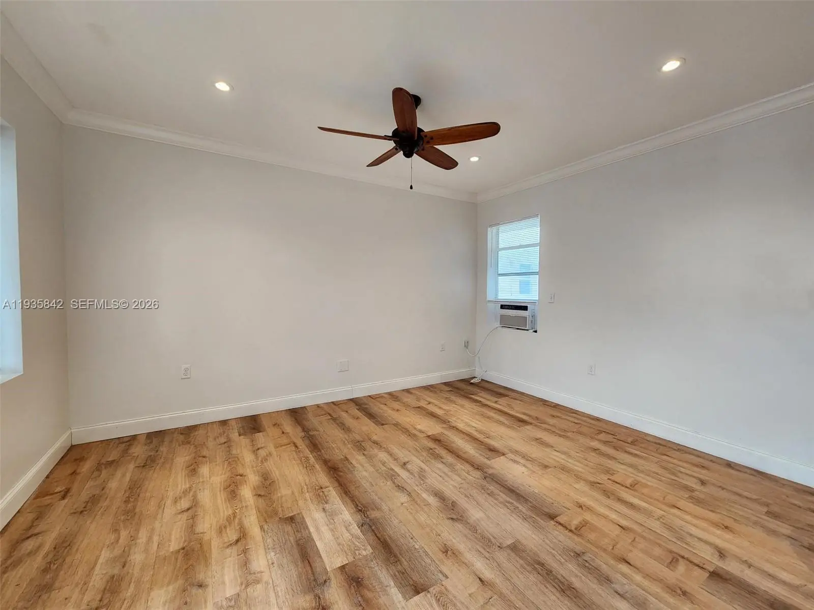 Photo of Listing #A11935842