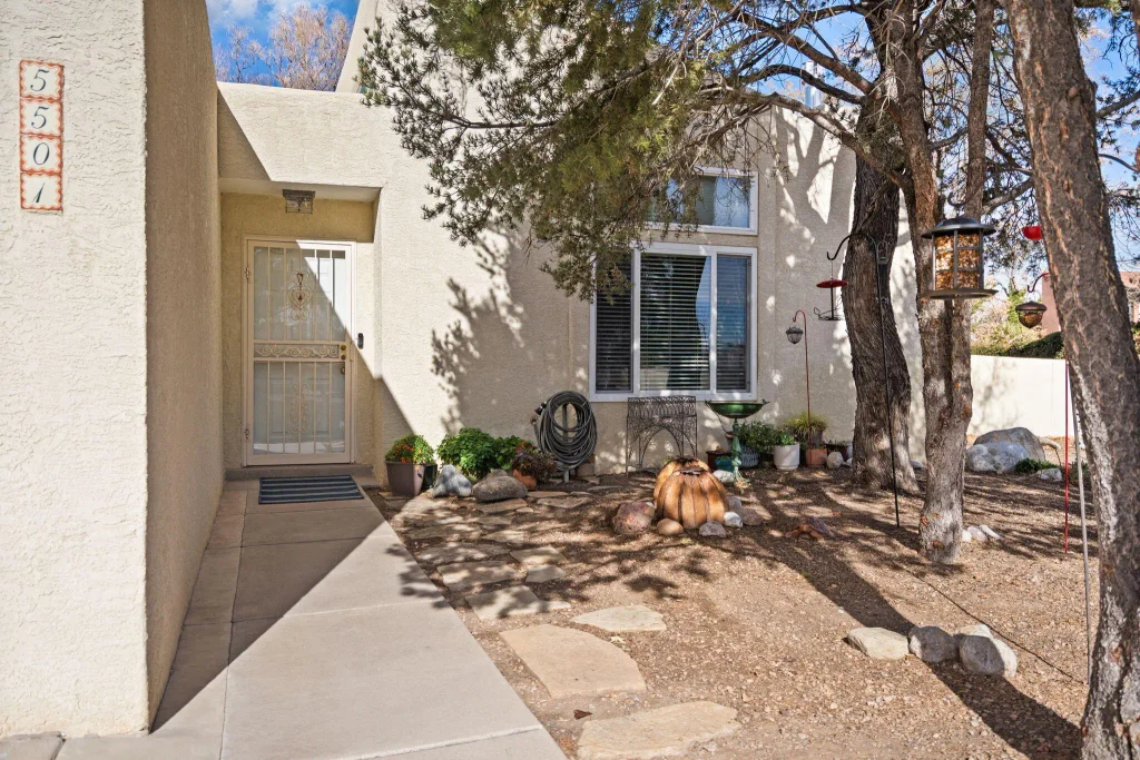 5501 Kachina Street Nw, Albuquerque
