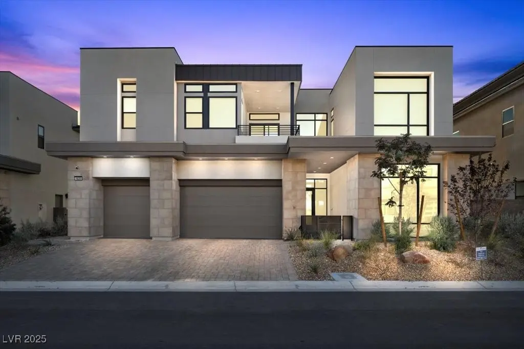 Photo of Listing #2743375