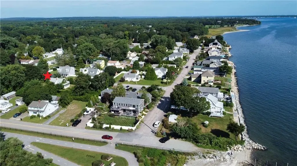 97 Floral Ave, North Kingstown