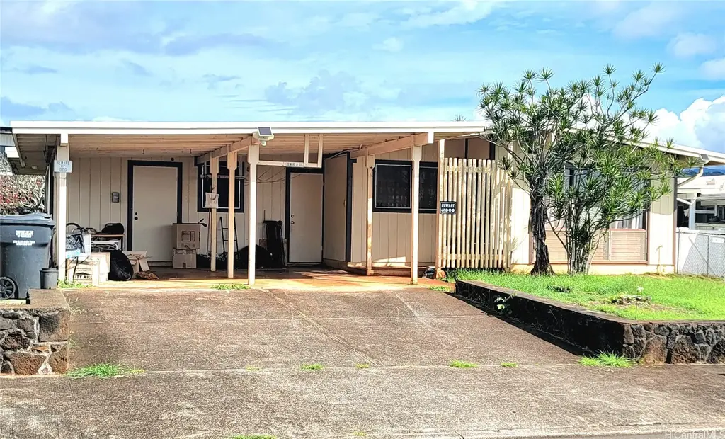 2433 Hoohoihoi Street, Pearl City