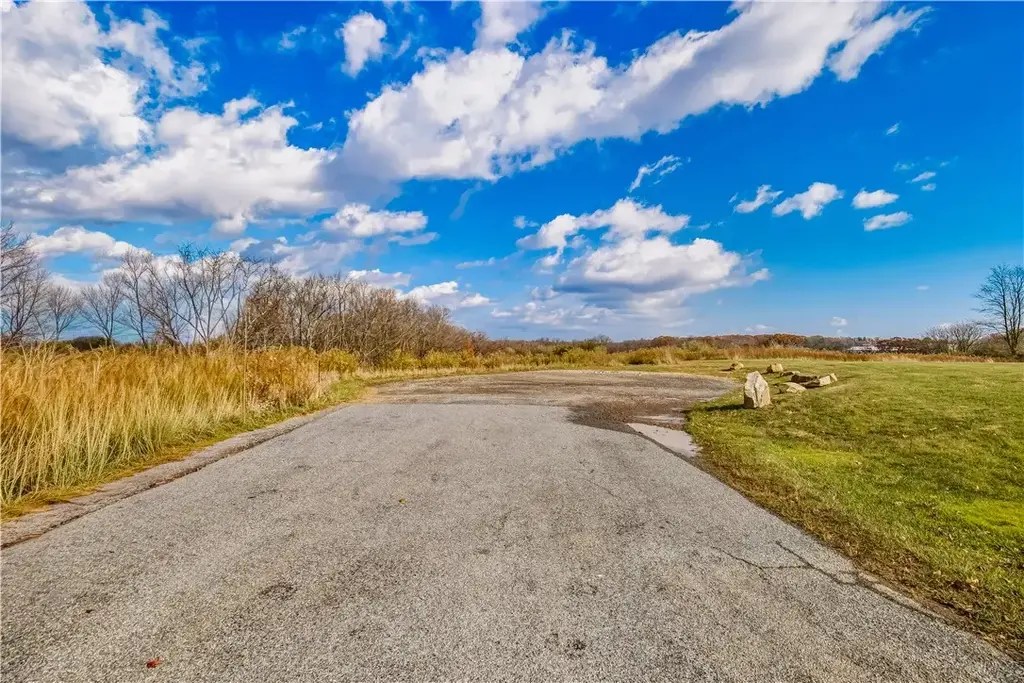 013 Oak Crest Drive, Jenner