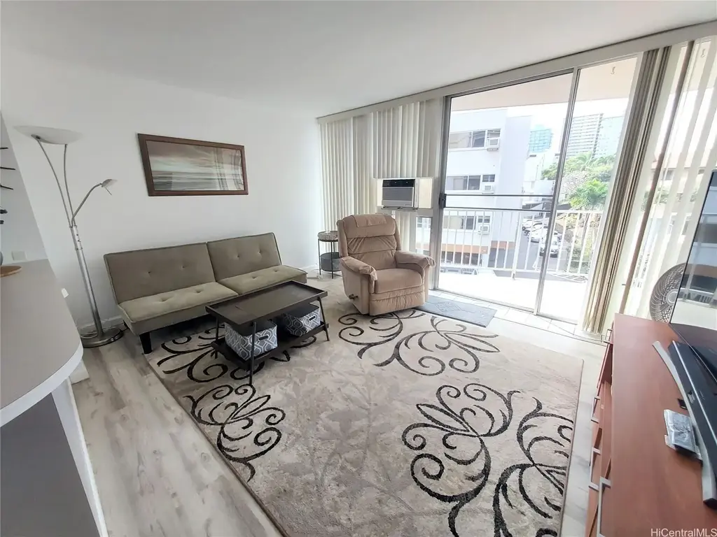 1687 Pensacola Street # 405, Honolulu