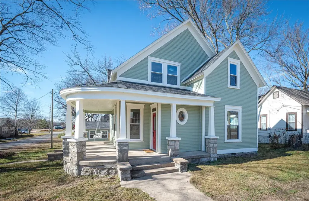 402 N Maxwell Street, Siloam Springs
