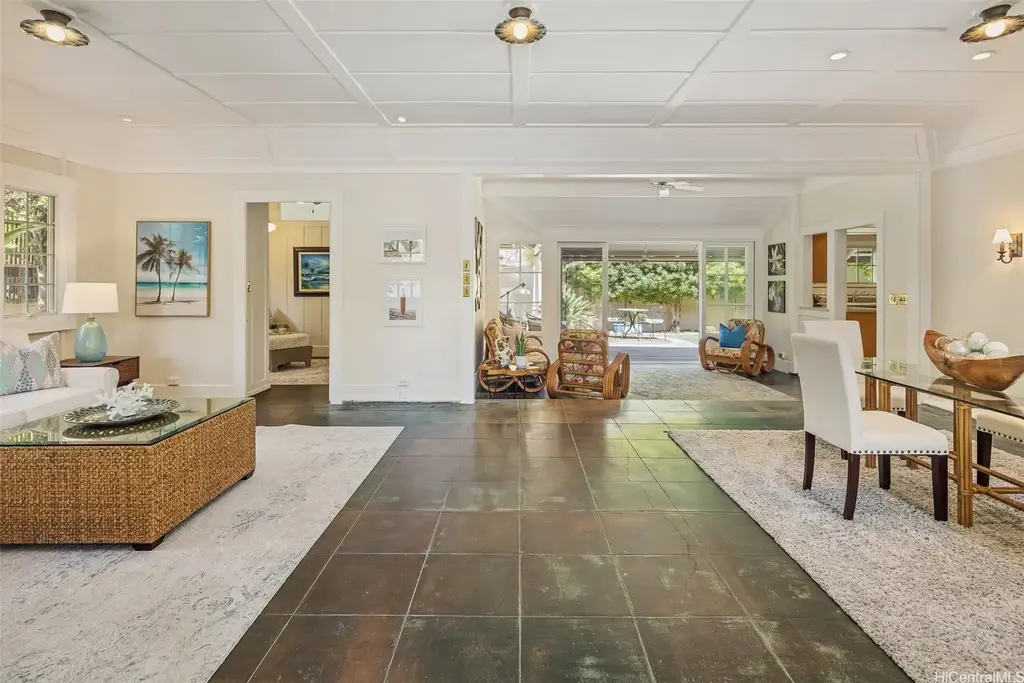 3030 Kalakaua Avenue, Honolulu