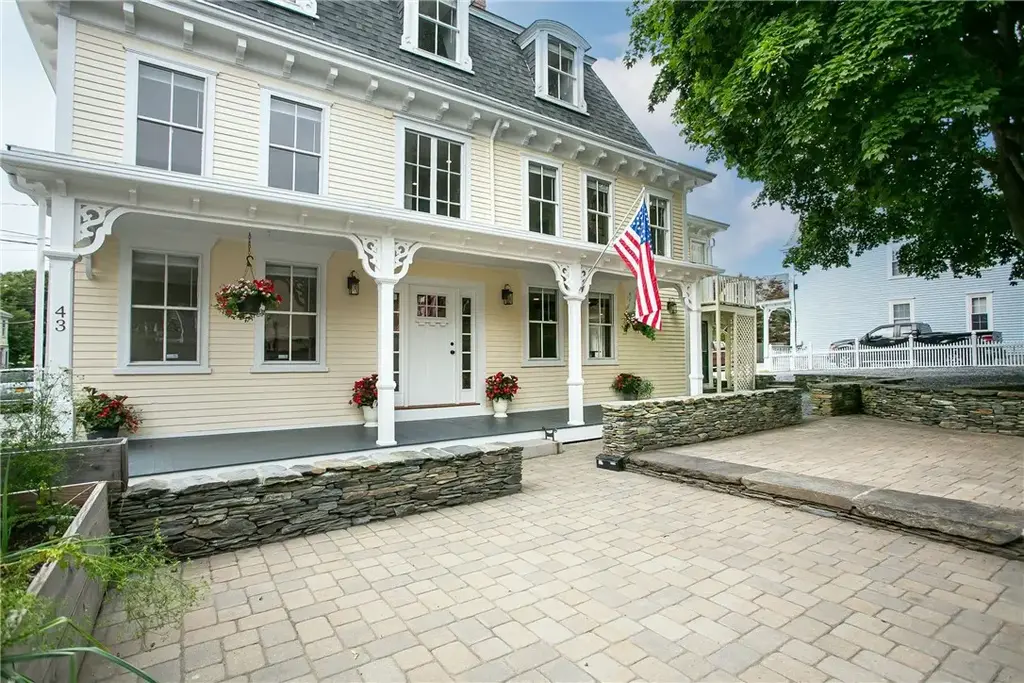 43 Farewell St # Durgin #1, Newport