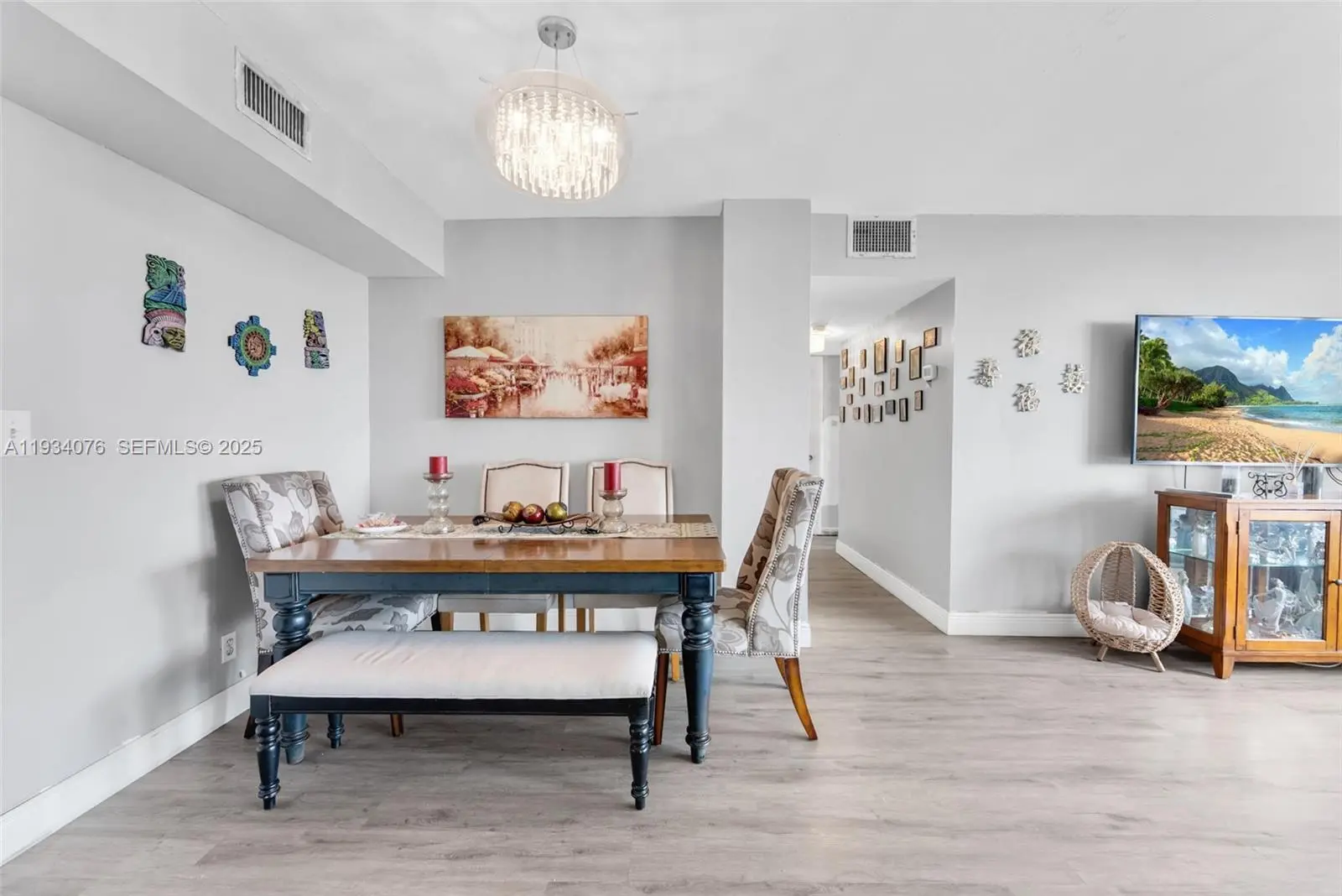 Photo of Listing #A11934076