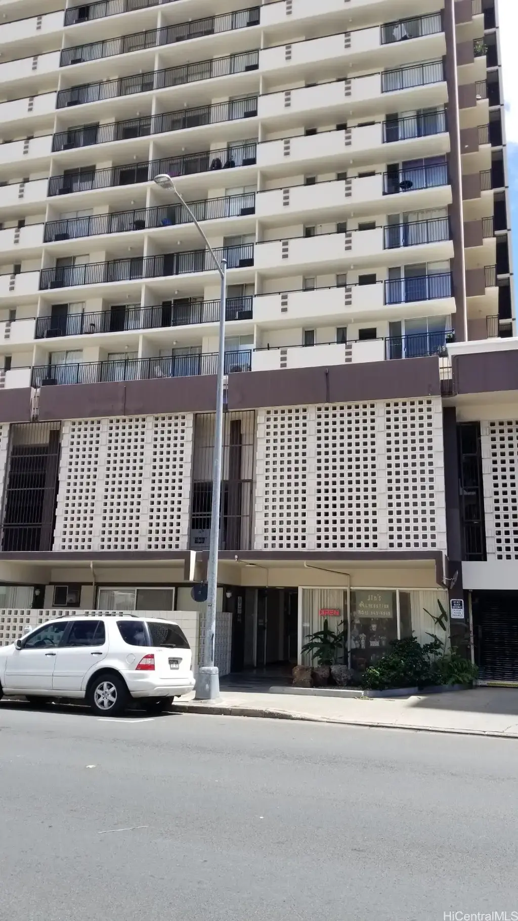 1610 Kanunu Street # 1004, Honolulu
