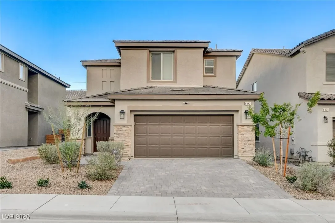 Photo of Listing #2743553