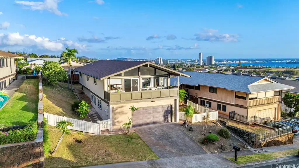 98-1743 Ulu Street, Aiea