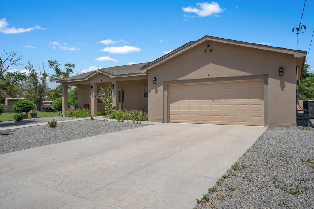 9 Elias Road, Los Lunas