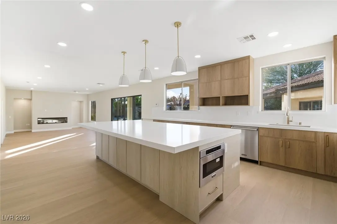 Photo of Listing #2744211