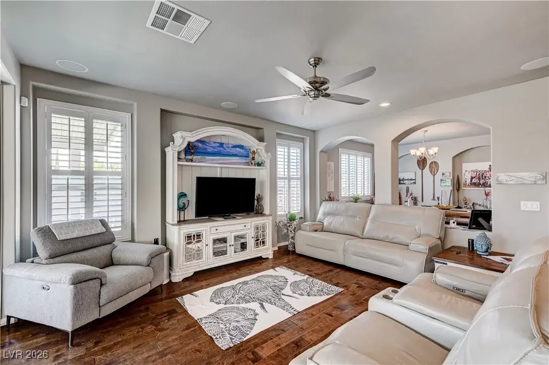 Photo of Listing #2744463