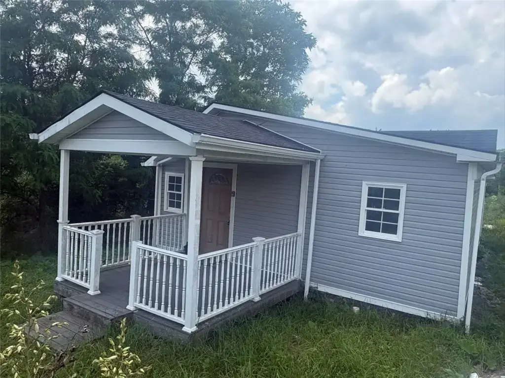 105 Penn Avenue , Bentleyville