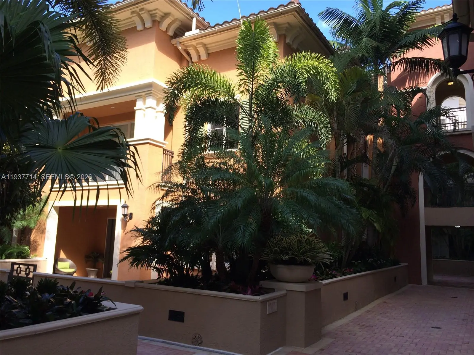 Photo of Listing #A11937714