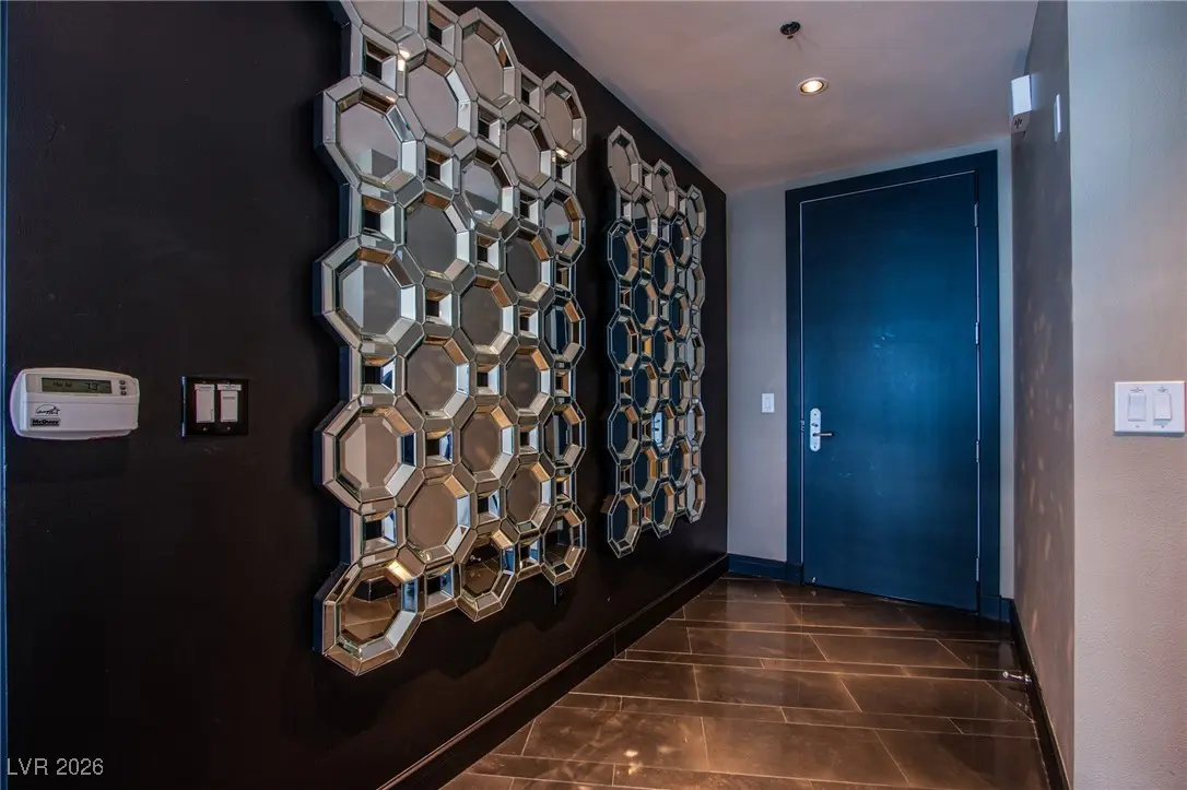 4525 Dean Martin Drive 2000, Las Vegas