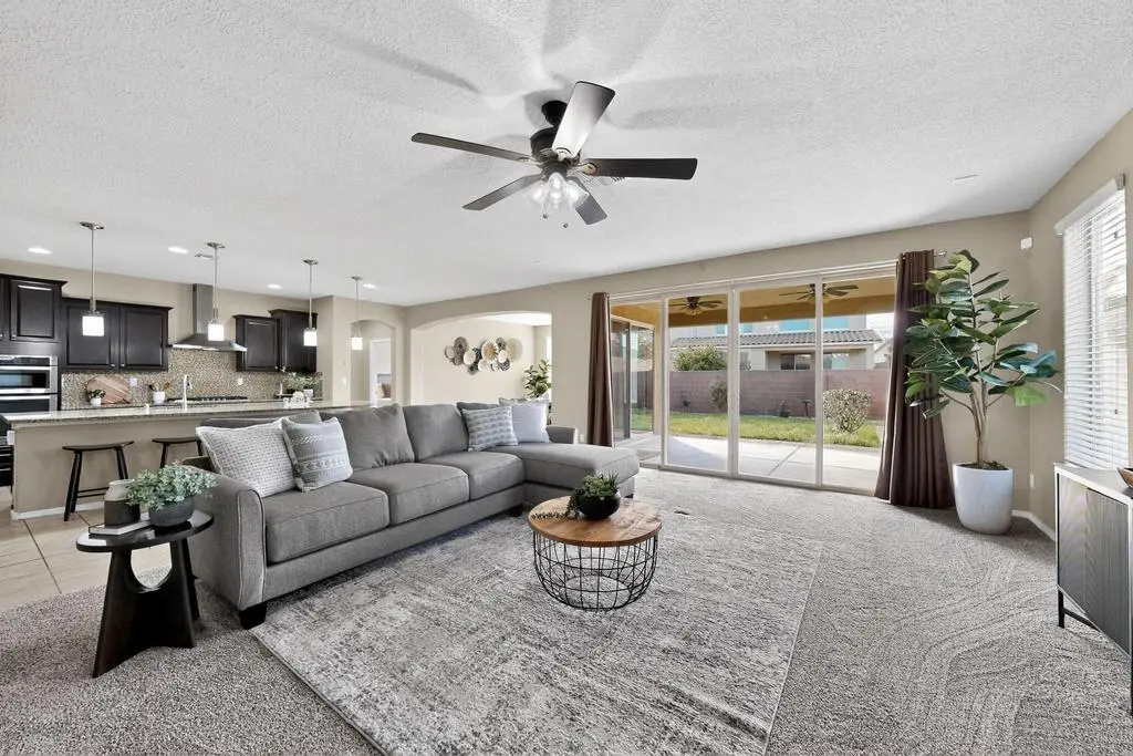 1915 Redondo Peak Drive Nw, Albuquerque