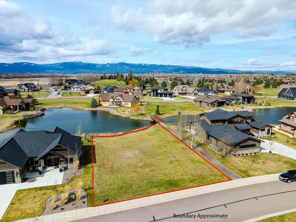 1114 Lake Pointe Drive, Bigfork