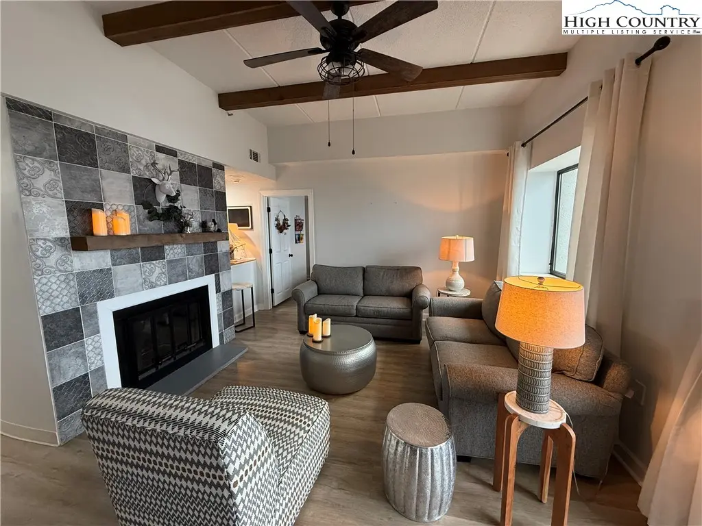 303 Sugar Top Drive # 3-3325, Sugar Mountain