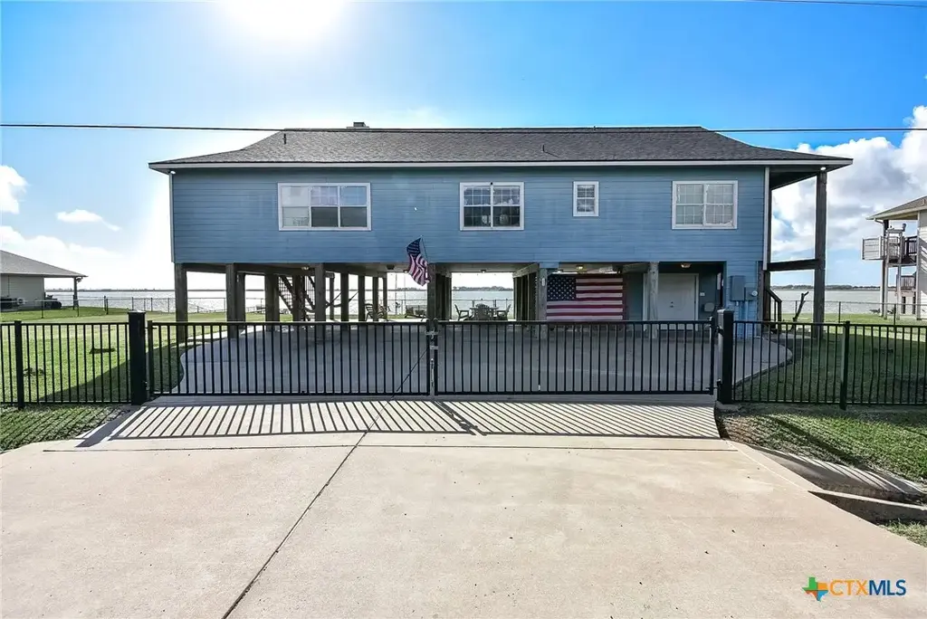 1504 W Bayshore Drive, Palacios
