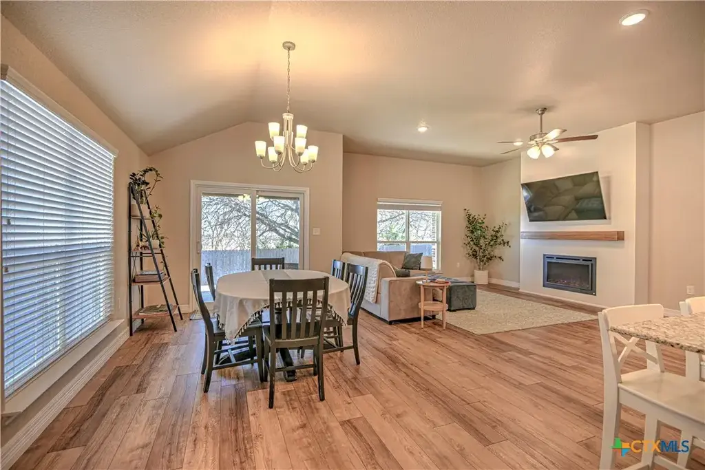 1107 Coriander Road, Temple