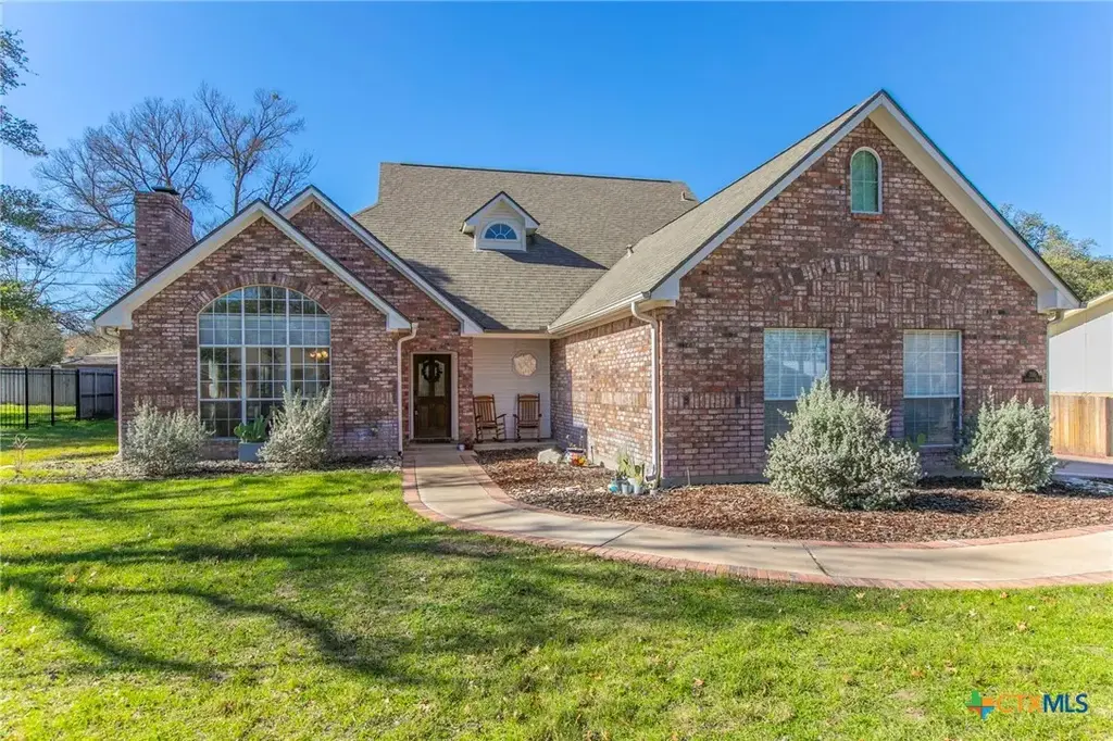 700 Arrowhead Drive, Salado