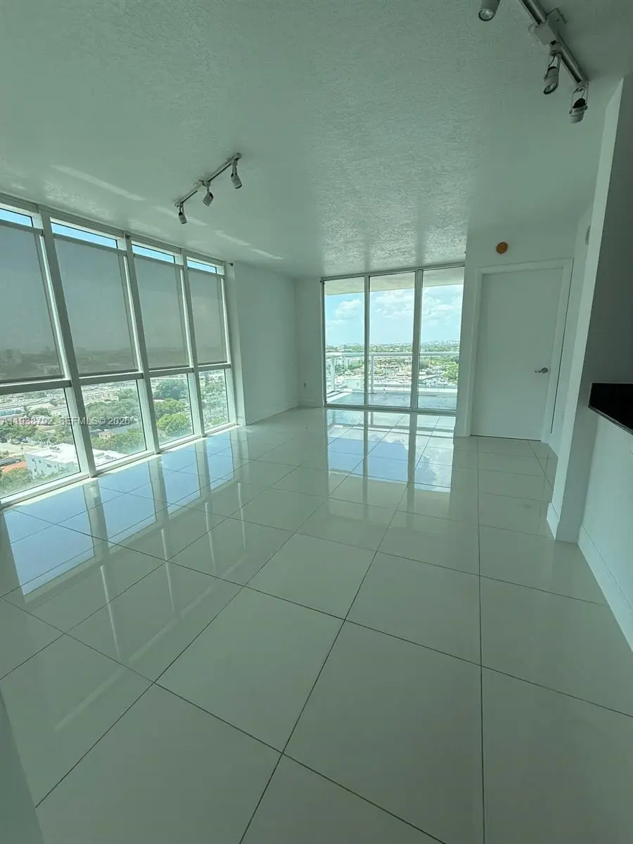 Photo of Listing #A11938792