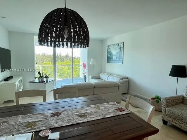 Photo of Listing #A11935446