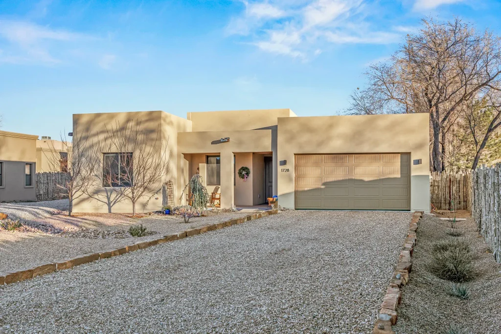 1728 Callejon Melinda, Santa Fe