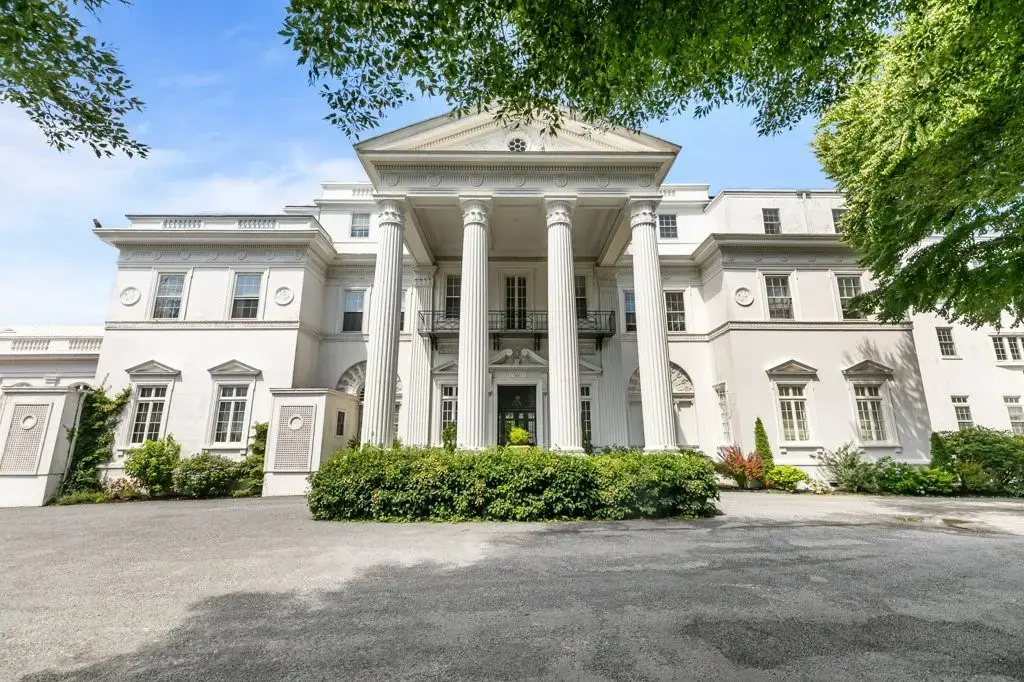 553 Bellevue Ave # 14, Newport