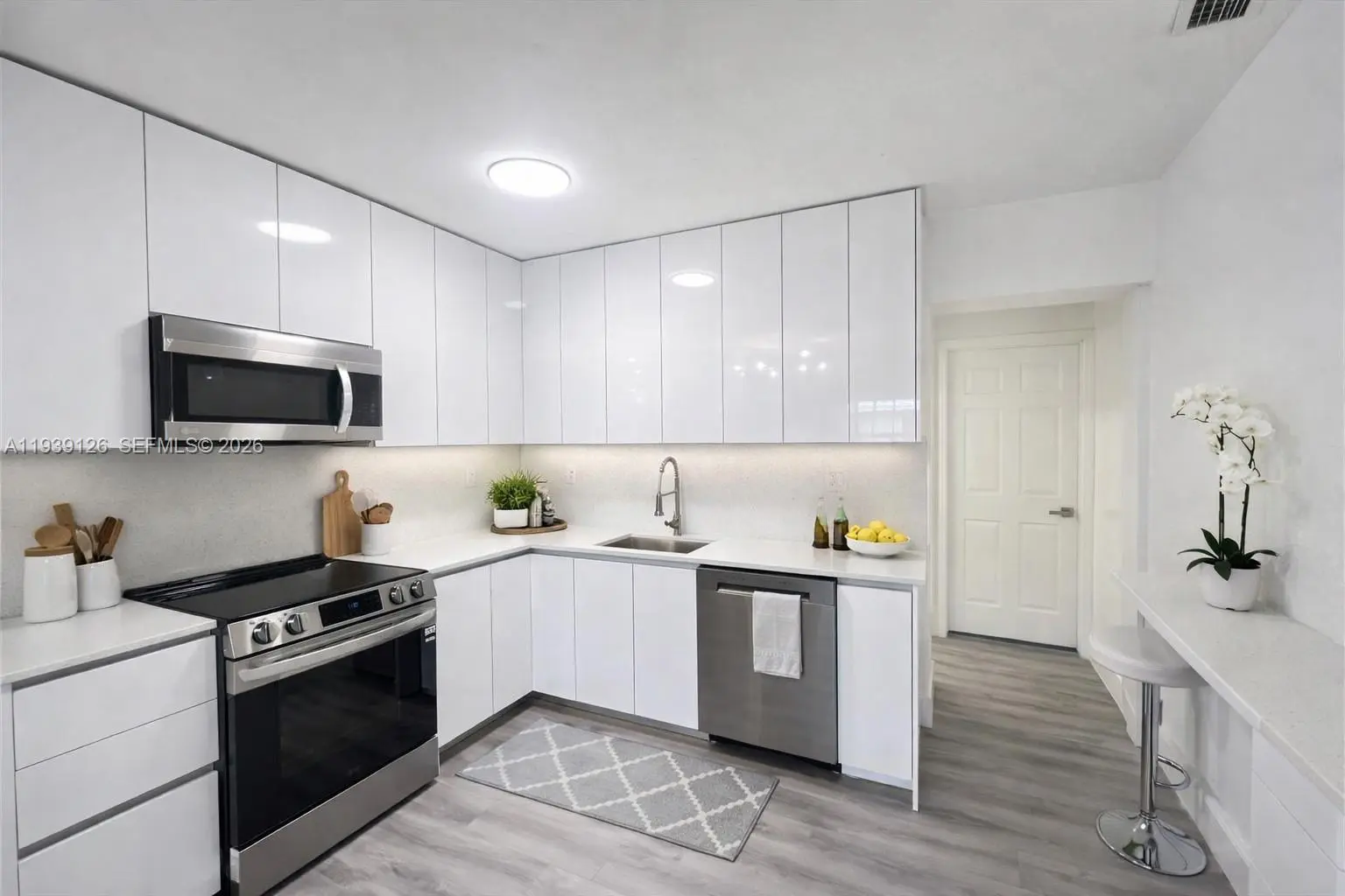 Photo of Listing #A11939126