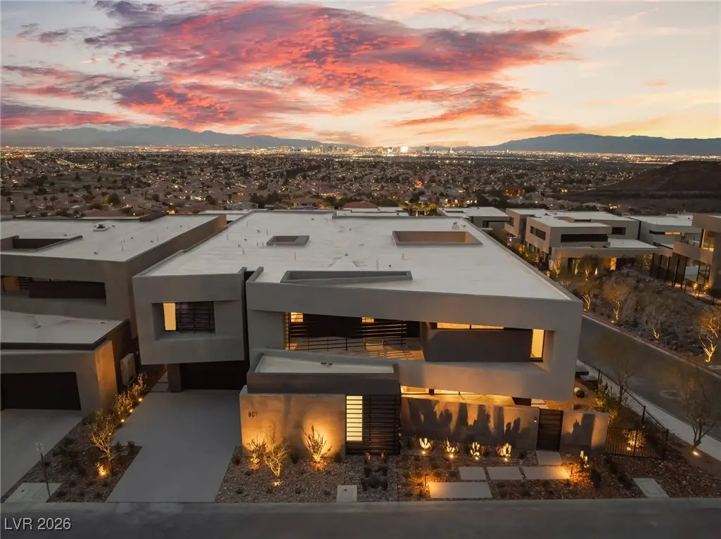 Photo of Listing #2745348