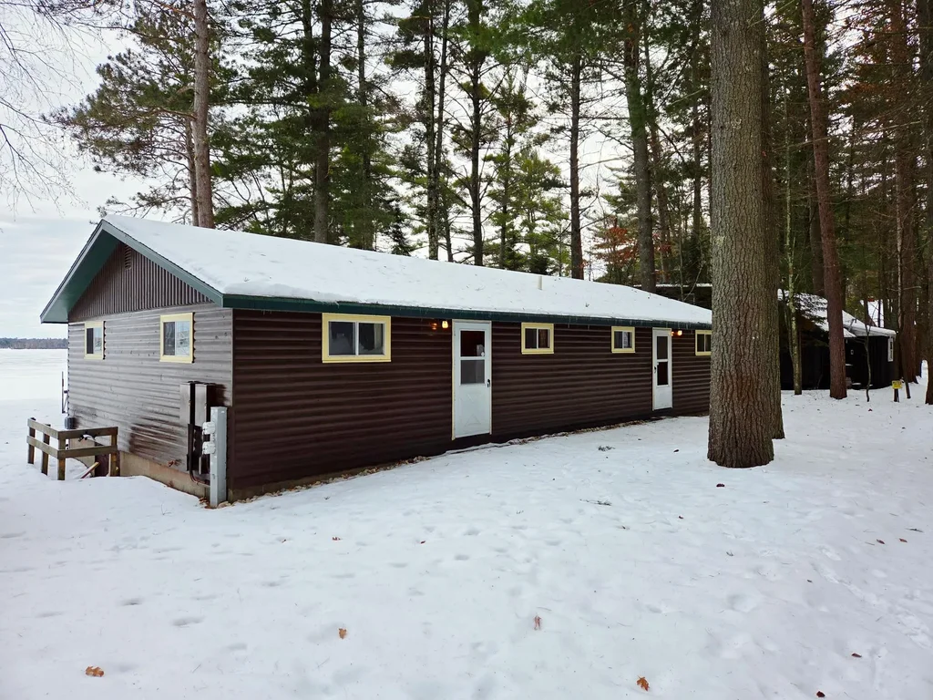 8816-18 Sunrise Shores Cr, St Germain