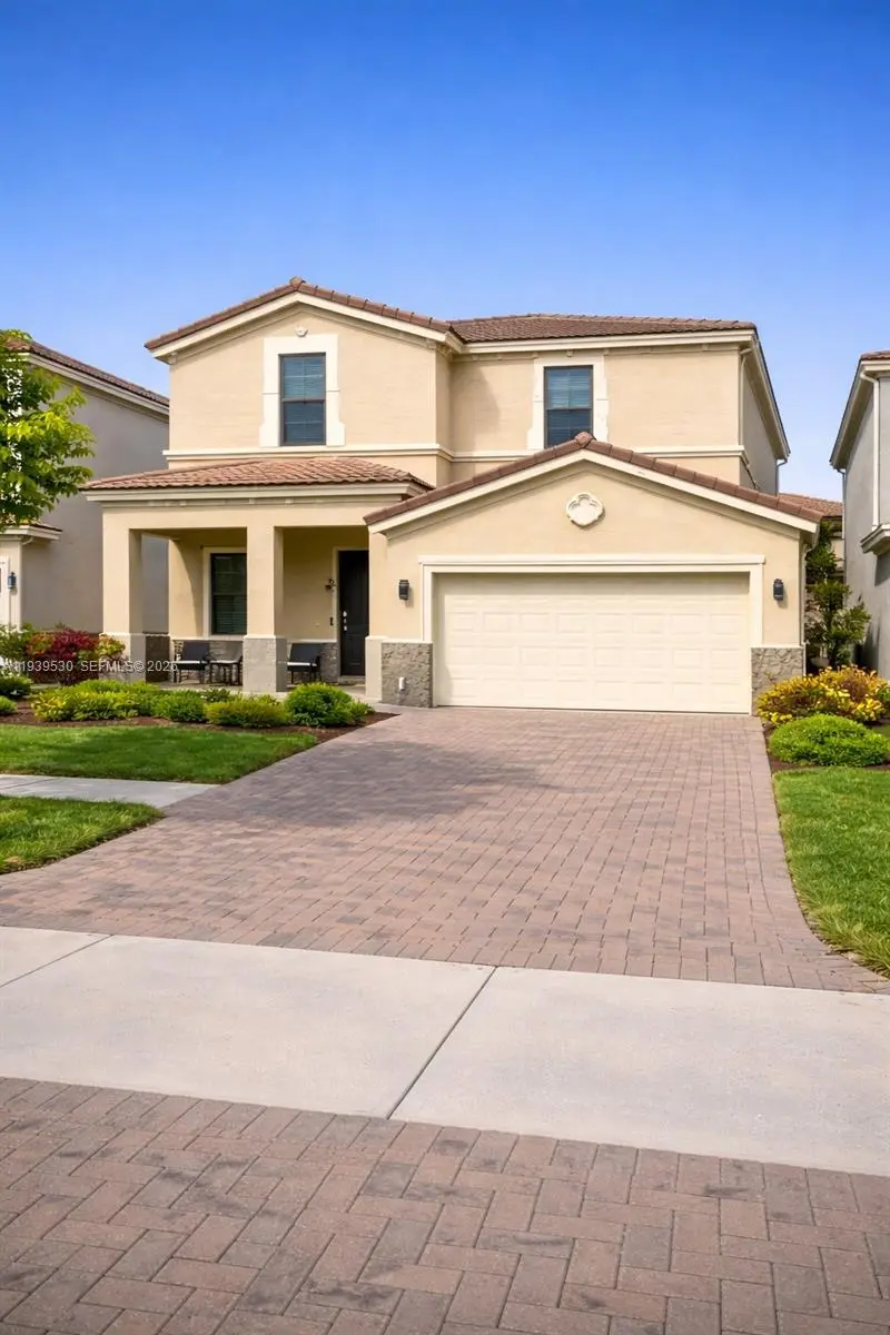 Photo of Listing #A11939530