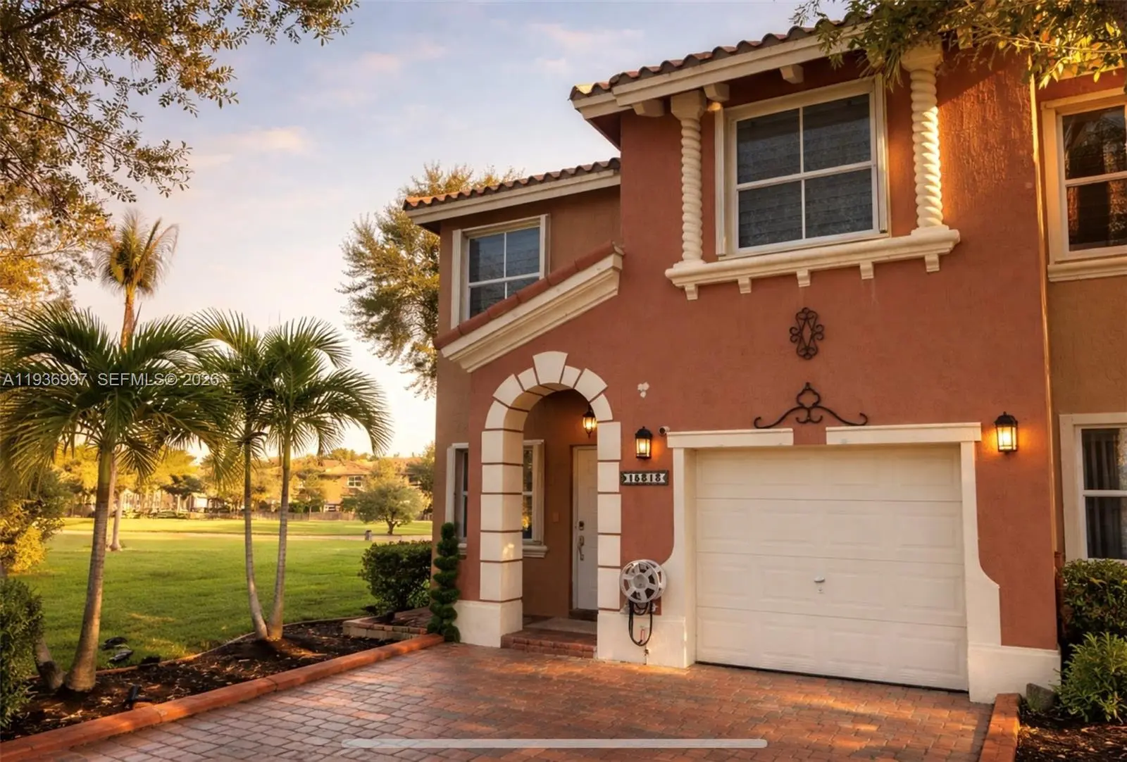 Photo of Listing #A11936997