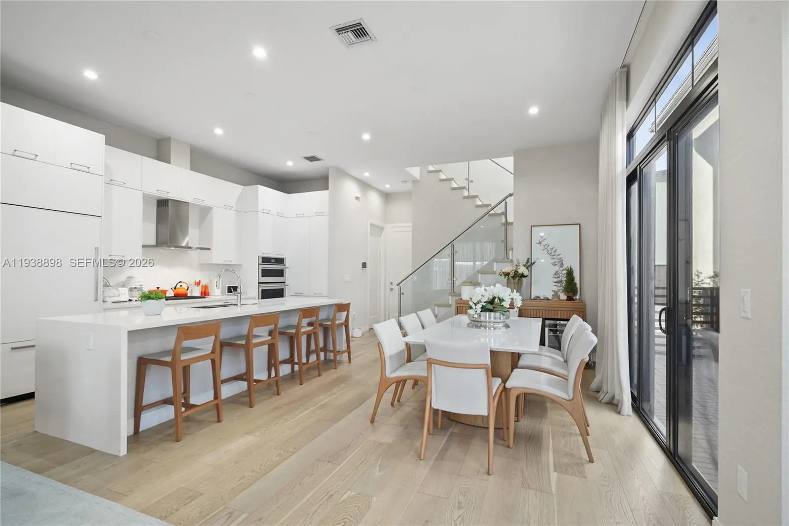 Photo of Listing #A11938898