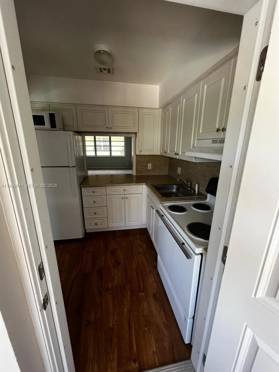 3 of 18 - 2701 Ne 1st Street #203, Pompano Beach, FL