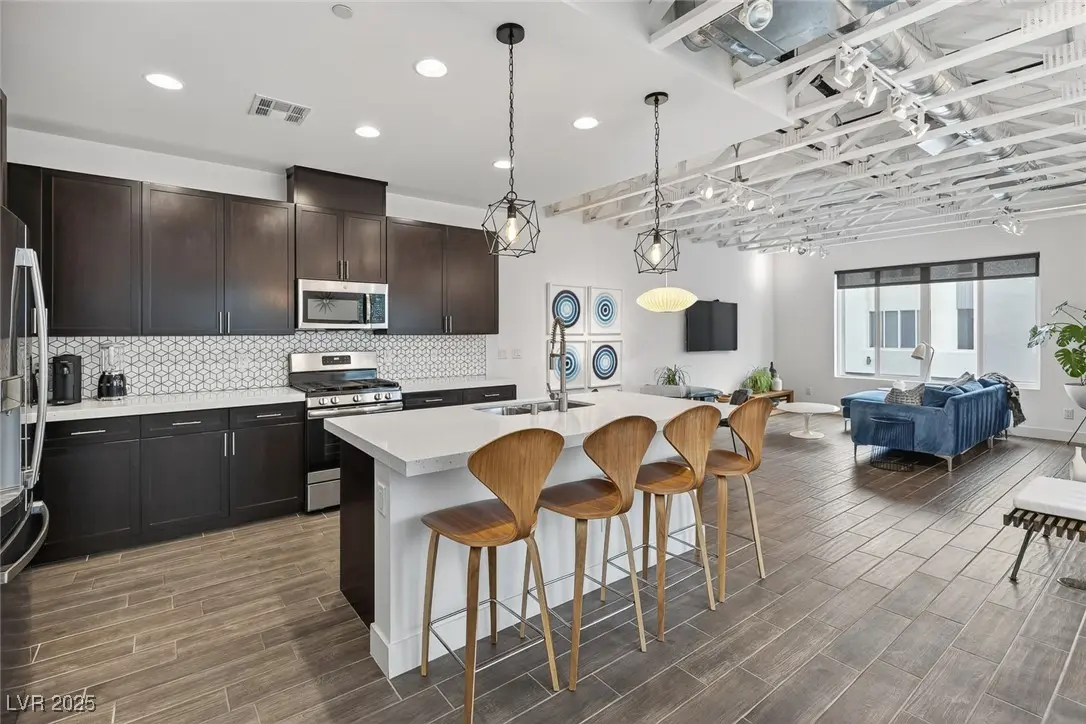 Photo of Listing #2744185