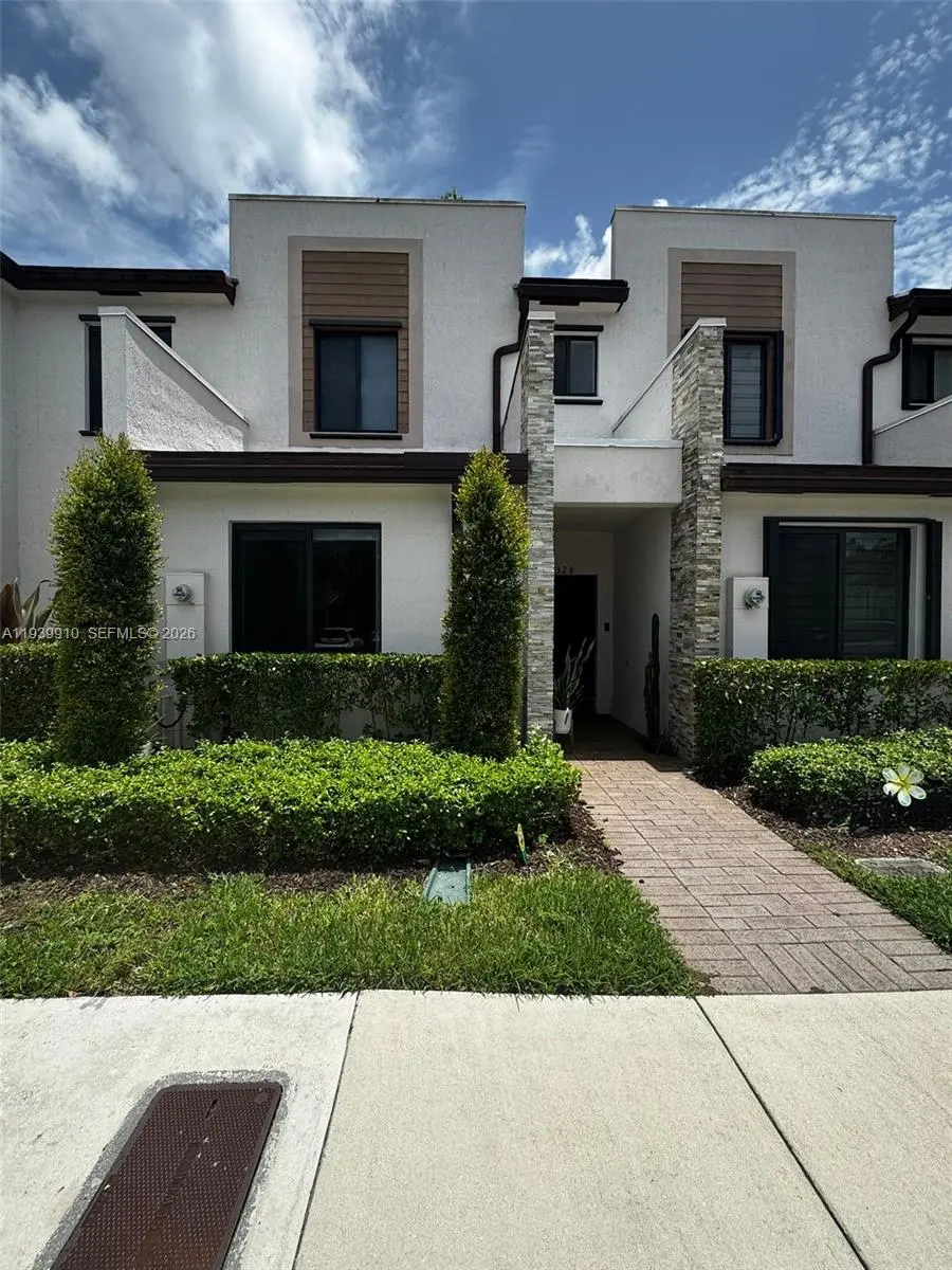 Photo of Listing #A11939910